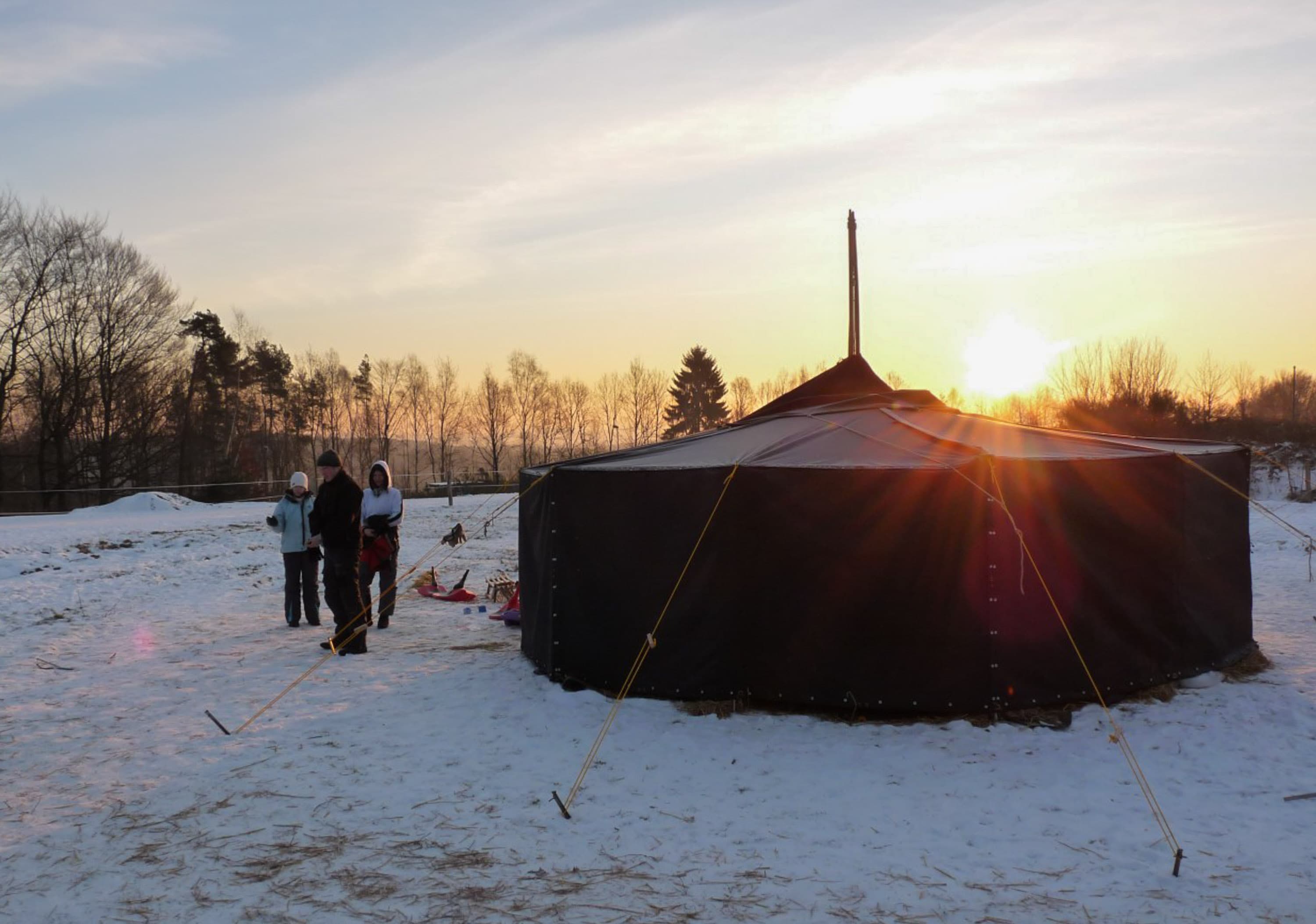 Jurte im Sonnenuntergang, Fett Frostig 2009